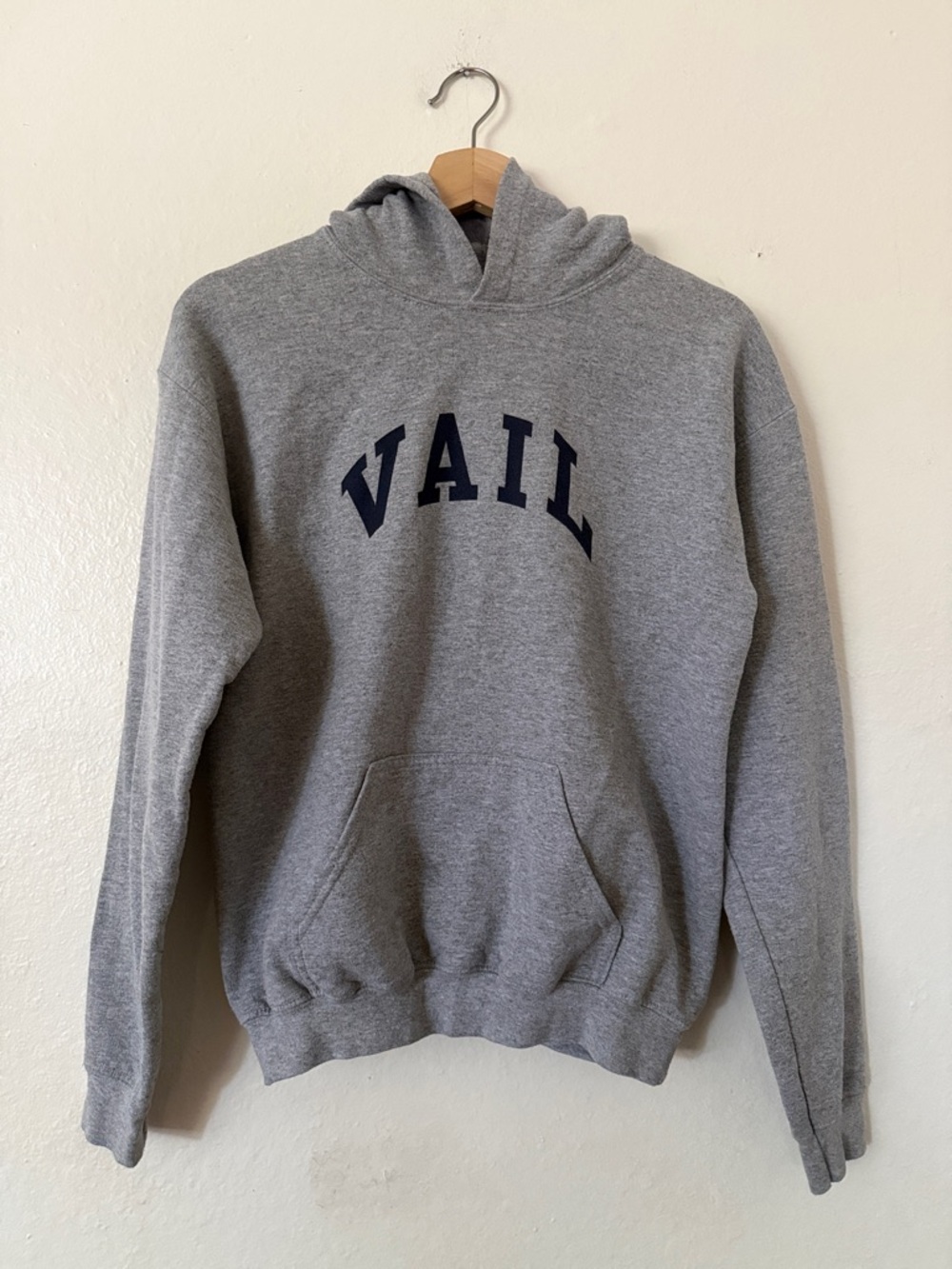 Gildan VAIL Gray Pullover Hoodie Sz YXL